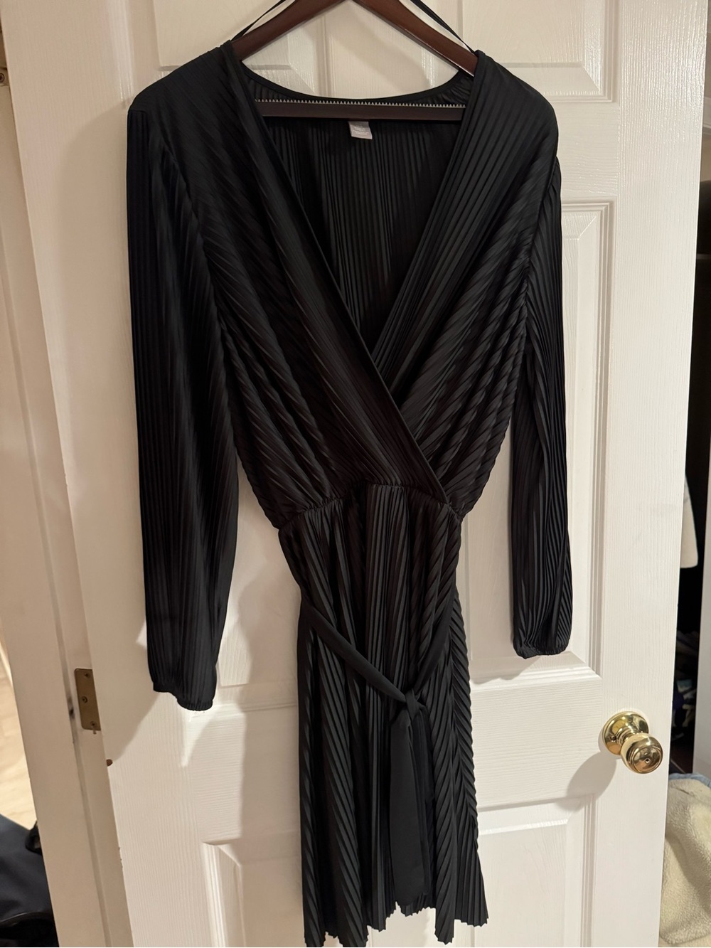 Dark Green Pleated Long-Sleeve Wrap Dress